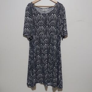 Avenue Black and White Zigzag Midi Dress